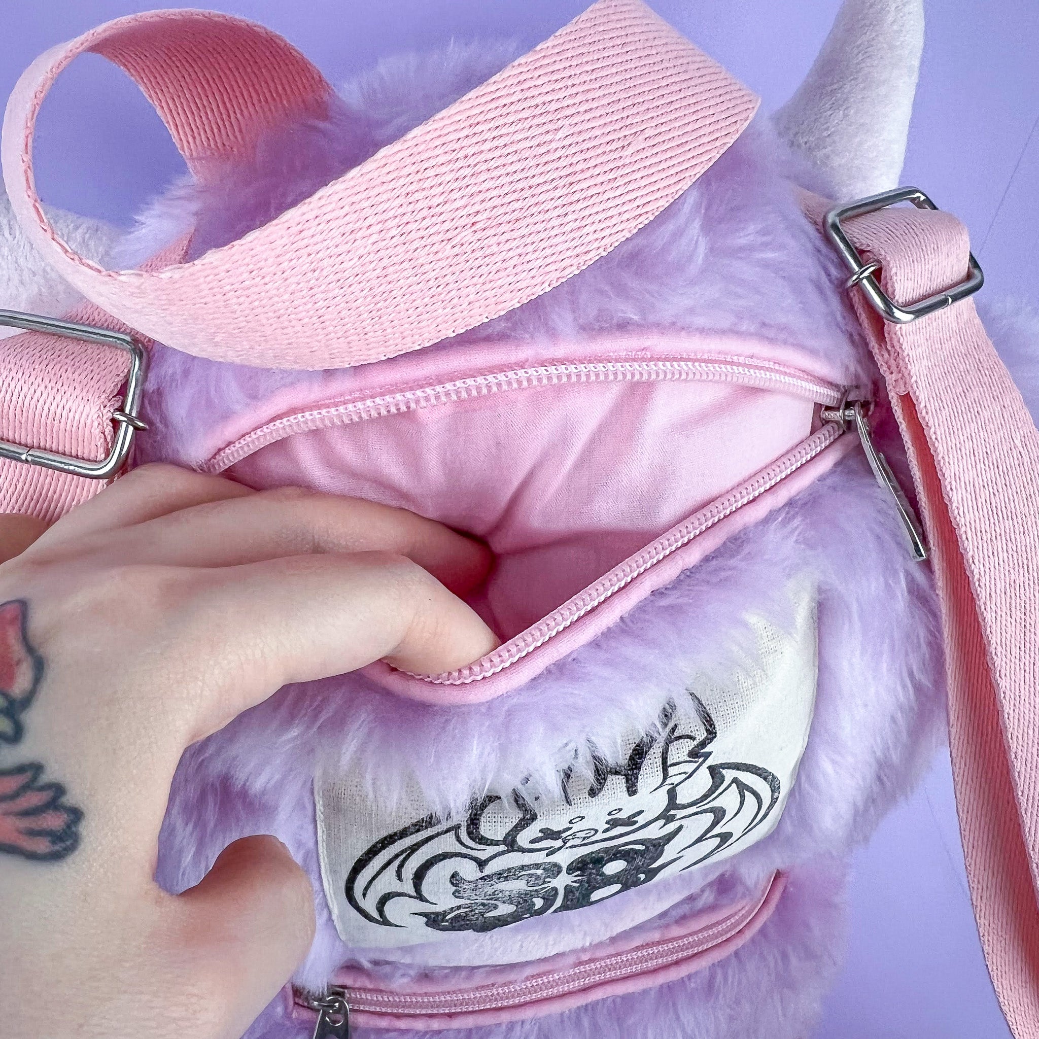 Mochila Baphomet Lilás